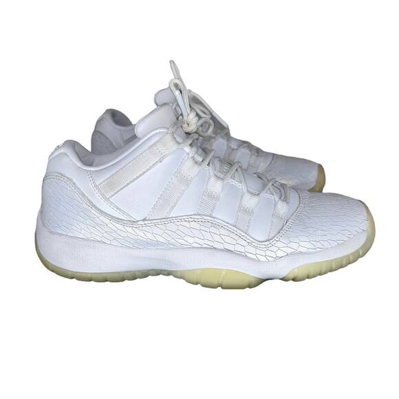 Air Jordan 11 Retro Heiress Low Top Frost Python White Size 6 Youth Women 7.5 - Picture 1 of 10